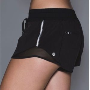 Lululemon Hotty Hot Shorts 2.5 Inseam Size 8